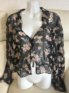 Ladies River Island Cropped Sheer Black Floral Top Blouse Cardi Size 16 - Picture 1 of 3