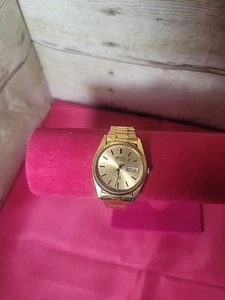 Seiko Men 6923-809L Formal Day Date Gold Tone 34mm Quartz Analog Watch 8 1/4" - Picture 1 of 6