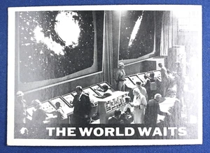 1966 Topps Lost in Space - #1 "The World Waits" - Ex+ Condition - Picture 1 of 6