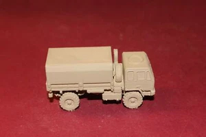 ESCALA 1-87A ESCALA 3D IMPRESO GUERRA IRAQUÍ EJÉRCITO DE ESTADOS UNIDOS M1078 LMVT CUBIERTO - Imagen 1 de 4