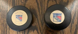 Vintage NHL NY Rangers Pucks - Bild 1 von 3