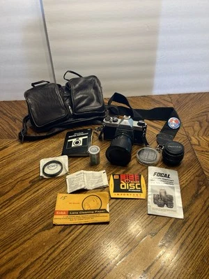 Cámara fotográfica vintage Pentax K1000 35 mm SLR con 2 lentes y otros accesorios  Foto 1 de 4