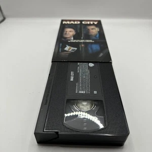 Mad City VHS 1997 Dustin Hoffman/John Travolta - Picture 1 of 5