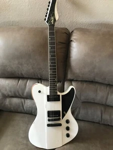 Schecter Ultra White Electric Guitar Diamond Series signed by 7 Mary 3! - Picture 1 of 7