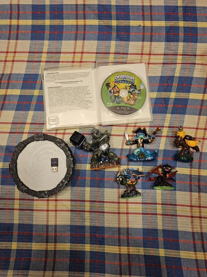 Lot PS3 Skylanders Swap Force Bundle Game, Portal +5 Figurines *TESTED* working - Image 1 of 1