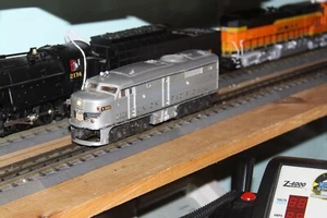 Lionel O gauge 2 ALCO Diesel AA unit USED and Tested & Run well UP # 2033 - Picture 1 of 5
