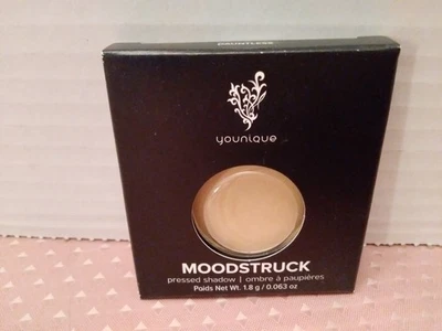 Sombra de ojos prensada Younique Moodstruck Dauntless Foto 1 de 4