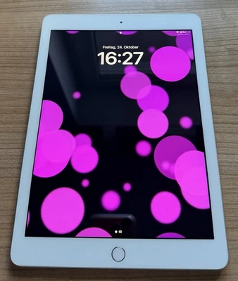 Apple iPad 5. Gen. 32GB, WLAN, 9,7 Zoll, Silber/Weiss - Bild 1 von 3