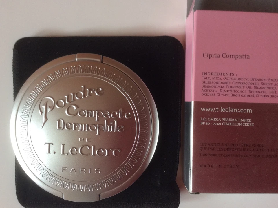 T. LeClere Poudre Compacte Paris Í Hilver Presses Powder Paris im Winter - Bild 1 von 3