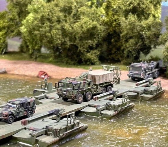 PANZER-SHOP.NL Bundeswehr MAN KAT1 15t 8x8, Faltstraßengerät FSG, LKW, Spur N, 1:160, Minitanks
