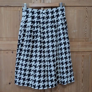 VTG Louis Feraud Black & White Houndstooth Culotte Silk Shorts US 6 Germany - Picture 1 of 11