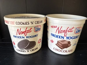 Contenitori yogurt surgelati non grassi gelato coniglietto blu pozzi plastica vintage anni 90 - Foto 1 di 11