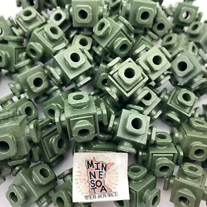 50 connettori dado vintage Construx verde scuro 6 pioli - ricambi giocattolo da costruzione - Foto 1 di 2