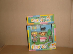 PIN Y PON PINYPON DE FAMOSA FIGURITA + ACCESORIOS NUEVO EN SU ORIGINAL CAJA - Imagen 1 de 2