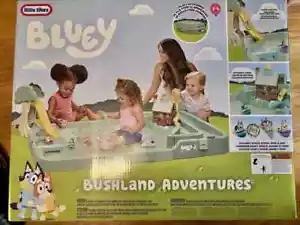 Little Tikes Bluey Bushland Adventure con 6 accesorios, Bluey Active Play - Imagen 1 de 7