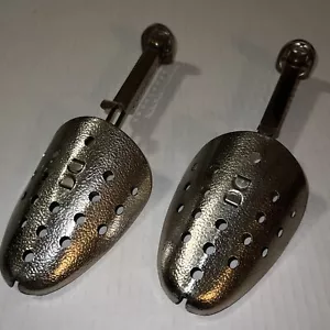 Par de camillas ajustables vintage para zapatos de metal martillado Ekco ¡EE. UU.! - Imagen 1 de 4