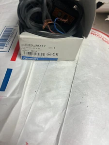 Omron E3S-AD17 Photoelectric Sensor Diffuse-reflective 70mm Range 12-24VDC PNP - Picture 1 of 1