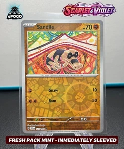 Juego de cartas coleccionables Pokémon Sandile 115/198 holograma inverso: conjunto base escarlata y violeta FRESCO COMO NUEVO - Imagen 1 de 2