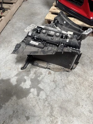 2020-2025 Chevrolet Corvette LH Drivers Side Outer Radiator Full ASM W/Z51 OEM - Image 1 of 4