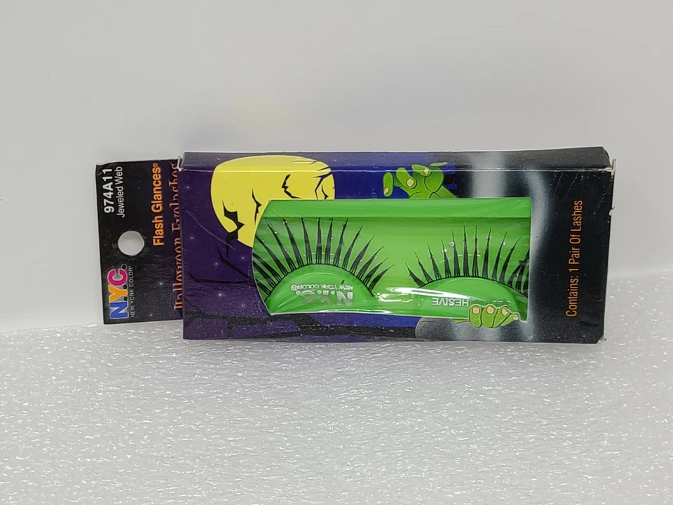 Pestañas de Halloween de Nueva York con joyas web flash miradas Foto 1 de 1