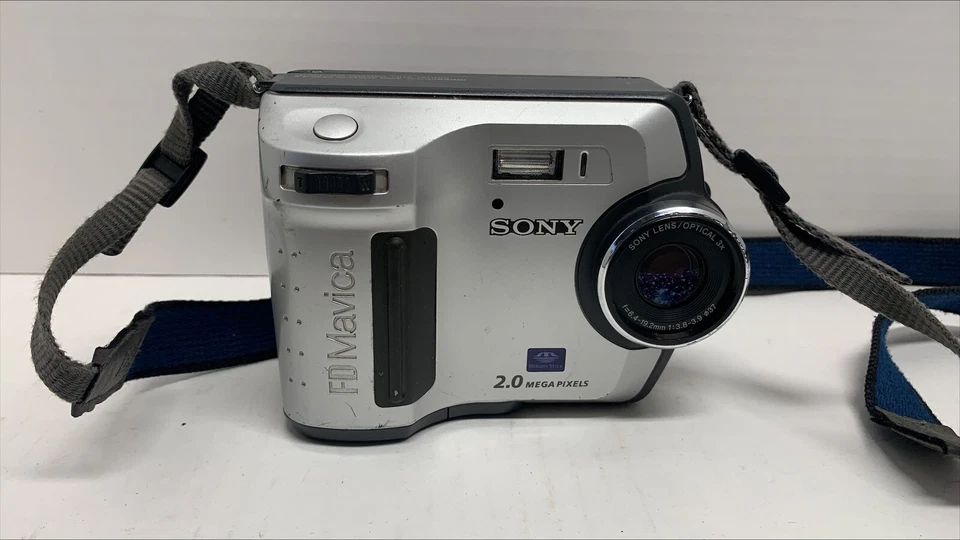 Sony Mavica MVC-FD200 Digital Still Camera 2.0MP  Needs Battery - Image 1 of 4