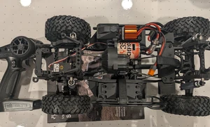 Axial SCX10 iii 1/10 Basecamp Full Chassis and Electronics No Body New! - Picture 1 of 6