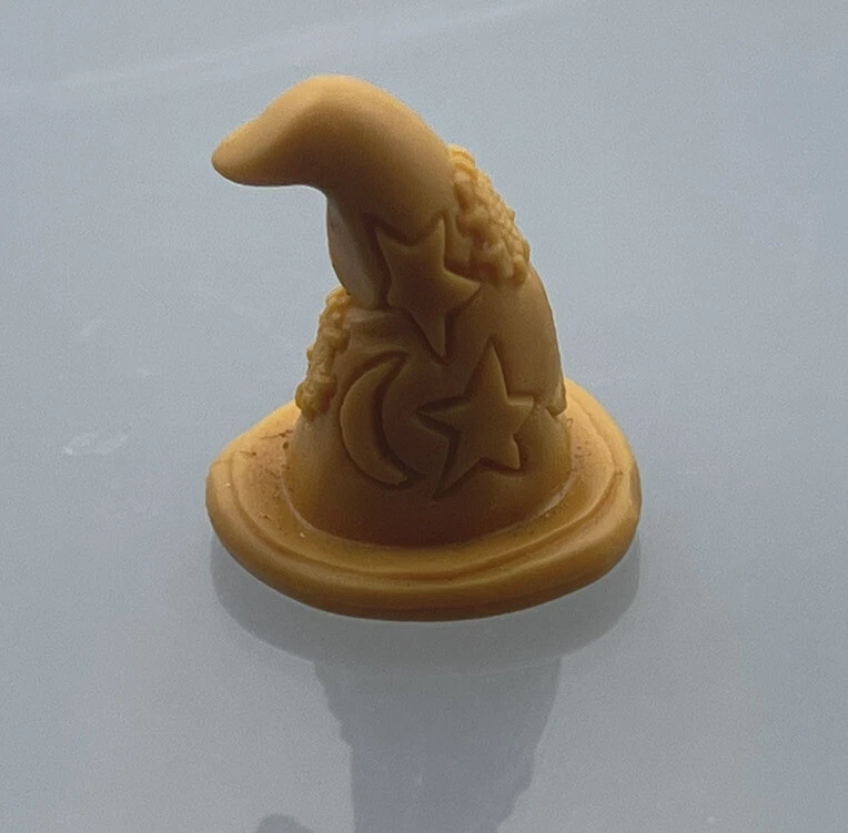 ⭐️ HARRY POTTER Mystery at HOGWARTS BOARD GAME SPARES - YELLOW  WIZARD HAT ⭐️ - Image 1 of 1