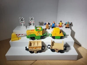 Geotrax Lot Replacement Parts train Man Men Figures People Signs Crossings - Picture 1 of 4