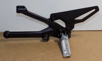 Левый задний кронштейн и подножка Ducati Panigale V4R V4 V4S 82413461AB - Изображение 1 из 4