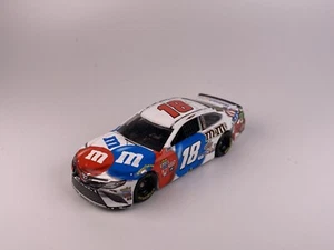 *RARE* 2017 KYLE BUSCH M&M’S RED WHITE & BLUE TOYOTA CAMRY 1/64 NASCAR DIECAST - Picture 1 of 3