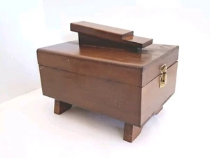 Vintage Holzschuh Glanzbox mit Bürsten und Tuchriemen rissiger Deckel - Bild 1 von 6