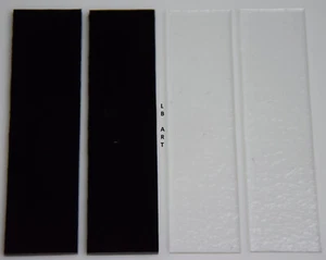 STRISCE VETRO 1" x 4" - 2 NERE E 2 TRASPARENTI BULLSEYE 3mm 90 COE COMPATIBILI FUSION - Foto 1 di 4