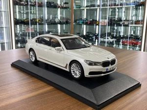 Paragon Model Dealer Edition BMW 750 Li in White -  Full Opening [1/18 Diecast] - Picture 1 of 11