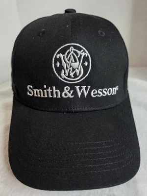Бейсболка SMITH & WESSON Firearms черная с белой вышивкой бейсболка  - Изображение 1 из 4