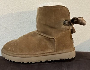 UGG Women's Bailey Bow 1100212 Brown Round Toe Ankle Snow Boots - Size 10 Walnut - Picture 1 of 6