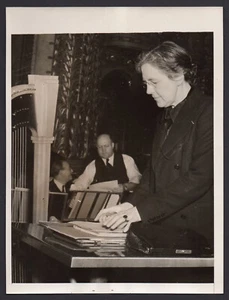 NADIA BOULANGER Mujer Francesa Compositora Directora Orquesta de Filadelfia Foto - Imagen 1 de 2