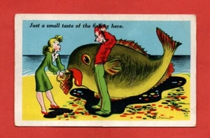 1950s NOVELY postcard BIG FISH humor artist drawn beach lady man basket - Bild 1 von 2