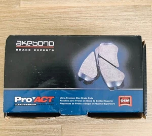 Akebono Disc Brake Pad Set-ProACT Ultra Premium Ceramic Pads Rear - ACT885 New - Bild 1 von 5