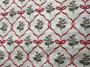 Cupcakes & Cashmere Christmas  red/white Holly & Bows TABLECLOTH 90” round  New - Picture 1 of 1