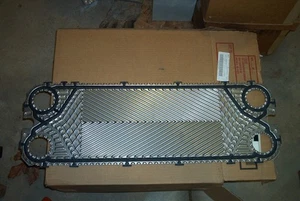 Conjunto de placa intercambiadora de calor de motor marino Caterpillar.  Nuevo - Imagen 1 de 1