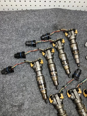 2004-2007 Ford F250 F350 E350 6.0L Diesel Engine Fuel Injector Set - Image 1 of 3