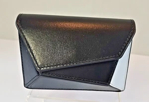 Mlouye Naomi Mini Card Leder Geldbörse schwarz weiß braun gedrehte Polygonform - Bild 1 von 8
