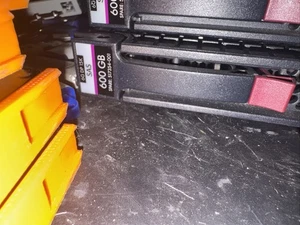 516810-003 HP EF0600FARNA ST3600057SS 9FN066-035 3.5" 600GB 15K SAS HDD G7 CADDY - Picture 1 of 8