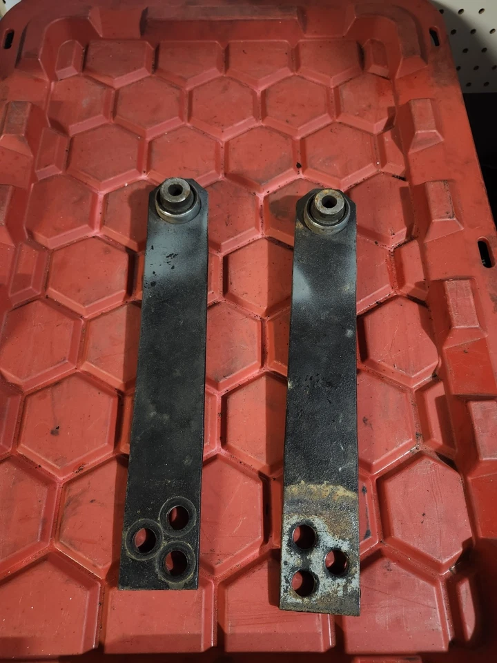 02-06 ACURA RSX - LEFT AND RIGHT REAR LOWER CONTROL ARM SET ARMS - New Bushings - Image 1 of 4