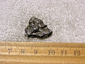 Meteorito Sikhote-Alin golpe hierro níquel ruso 2 mm 8,2 gramos JL18 - Imagen 1 de 2