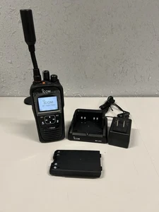 ICOM IC-SAT100 Satellite PTT Iridium Connected Radio with Charger & 2 Batteries - Picture 1 of 3