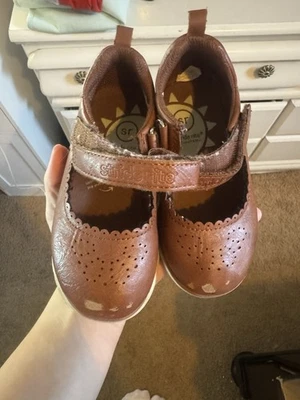 Stride Rite Brown Toddler Shoes 8M Girls Mary Jane Hook & Loop - Image 1 of 3