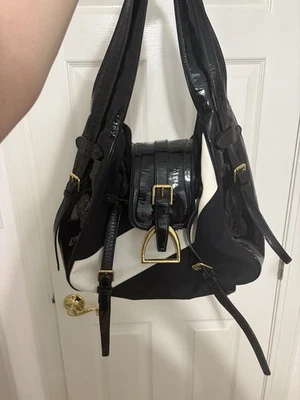 Mochila Ralph Lauren Bolso de Hombro Blanco y Negro con Detalle de Hebilla Dorada Foto 1 de 4