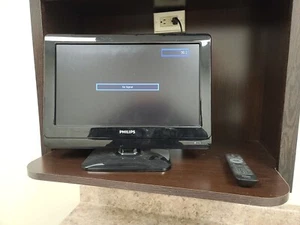 Phillips 19pfl3504d/f7 19" TV - Picture 1 of 4