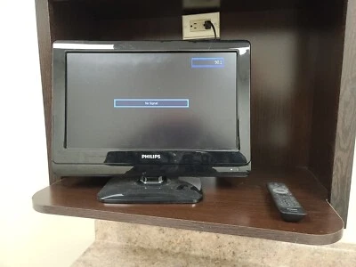 Phillips 19pfl3504d/f7 19" TV - Image 1 of 4